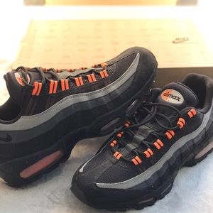 Air Max ‘95 size 12 (NEVER WORN)